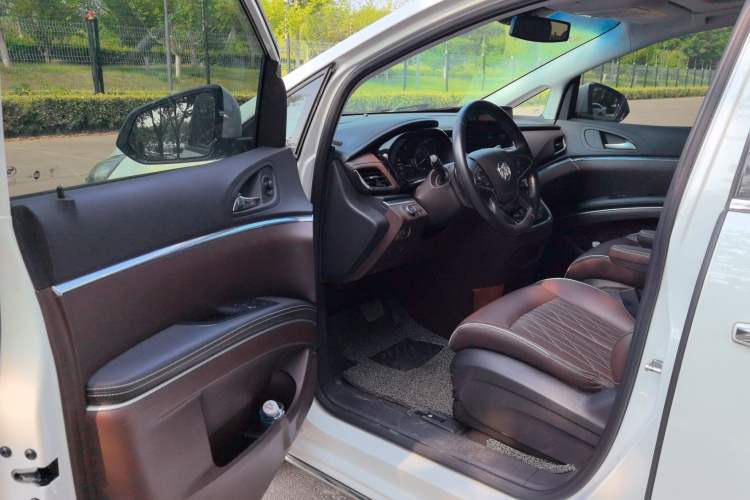 Used Buick GL8 2023 Land Executive Class 652T Luxury Model Driver Seat