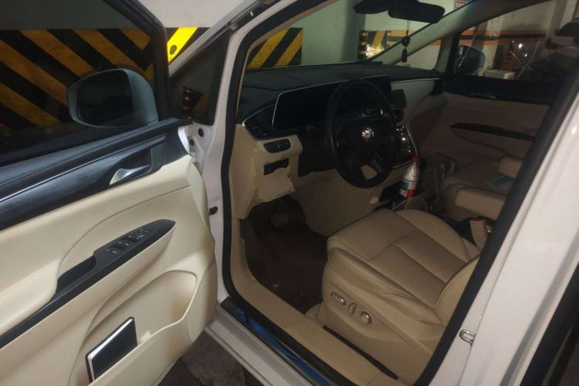 Used Buick GL8 2023 ES Lu Zun Deluxe Model Driver Seat
