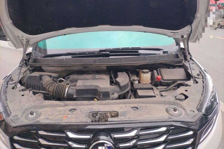 Used Buick GL8 2023 ES Lu Zun Deluxe and Yue Edition Engine Bay
