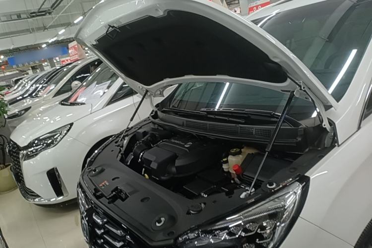 Used Buick GL8 2023 ES Lu Zun Comfort Model Engine Bay
