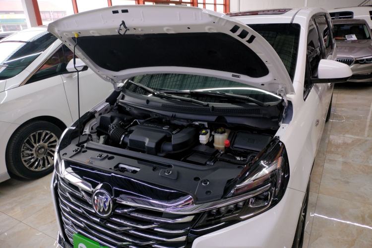 Used Buick GL8 2023 Facelifted Land Cruiser Executive Luxury Version Engine Bay