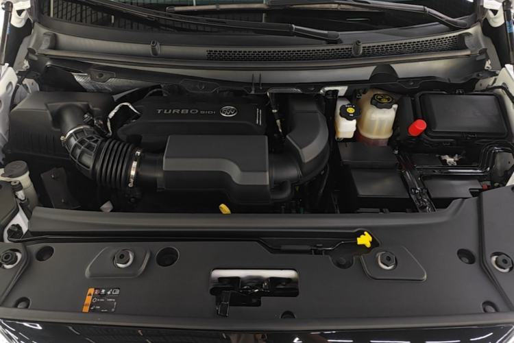 Used Buick GL8 2023 Facelifted Land Cruiser Executive Luxury Version Engine Bay