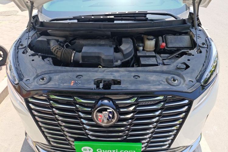 Used Buick GL8 2023 ES Lu Zun Deluxe Model Engine Bay