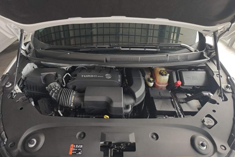 Used Buick GL8 2023 ES Lu Zun Comfort Model Engine Bay