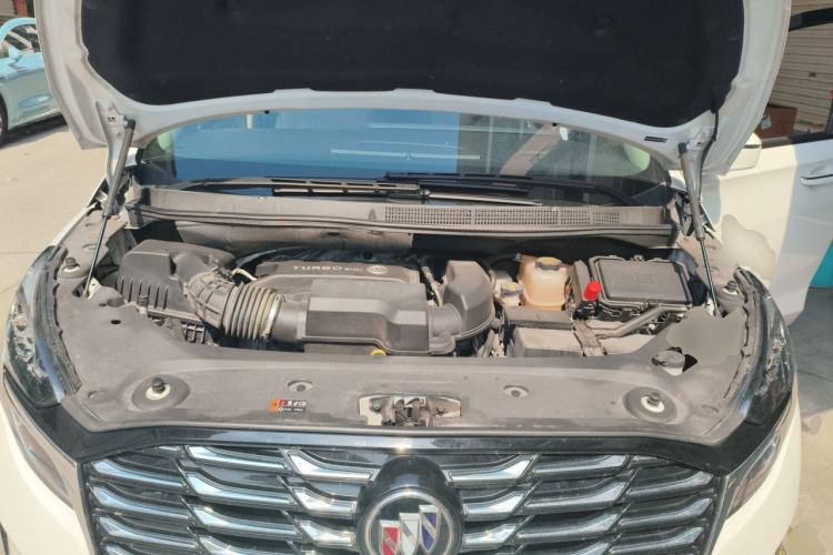 Used Buick GL8 2023 ES Lu Zun Flagship Model Engine Bay