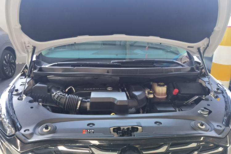 Used Buick GL8 2023 ES Lu Zun Comfort Model Engine Bay