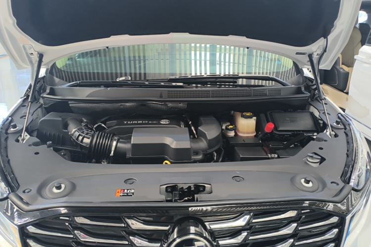 Used Buick GL8 2023 ES Lu Zun Deluxe Model Engine Bay