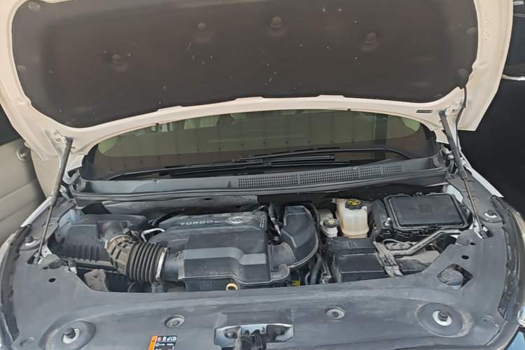 Used Buick GL8 2023 ES Lu Zun Comfort Model Engine Bay