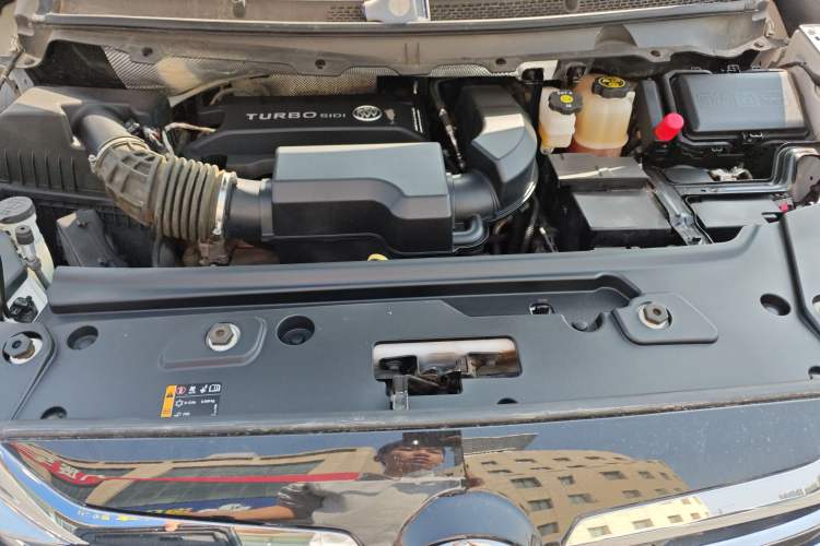 Used Buick GL8 2023 Facelifted Land Cruiser Executive Luxury Version Engine Bay