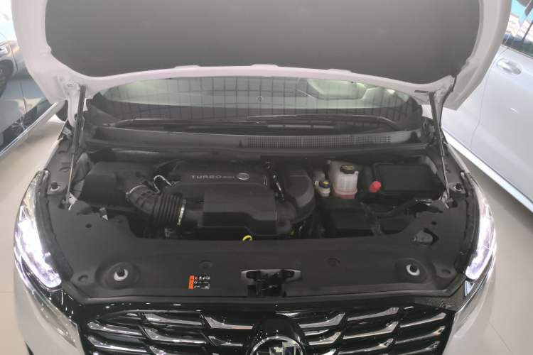 Used Buick GL8 2023 ES Lu Zun Comfort Model Engine Bay
