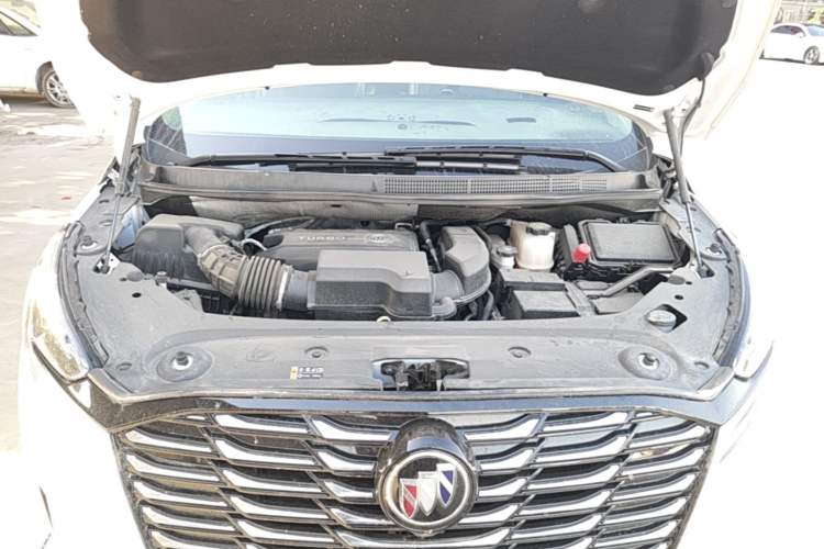 Used Buick GL8 2023 ES Lu Zun Luxury Model Engine Bay