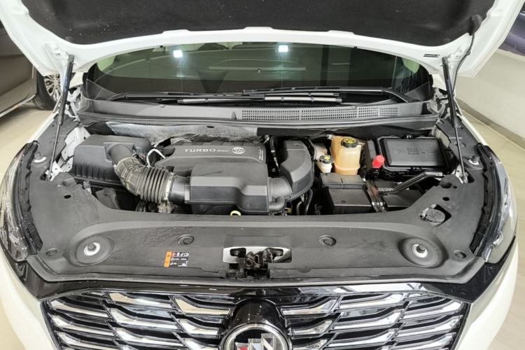 Used Buick GL8 2023 ES Lu Zun Deluxe Model Engine Bay