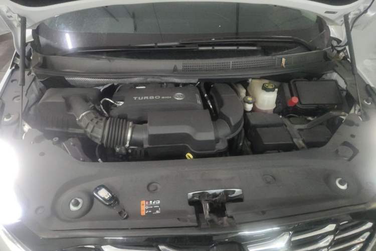 Used Buick GL8 2023 ES Lu Zun Deluxe and Yue Edition Engine Bay