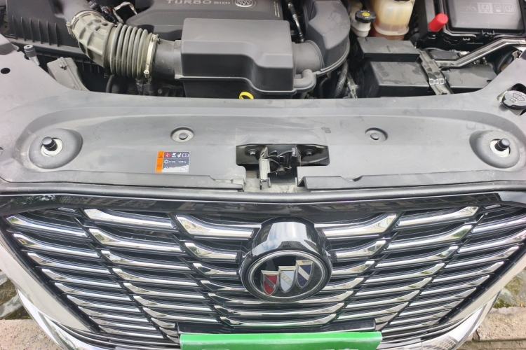 Used Buick GL8 2023 ES Lu Zun Luxury Edition and Yue Version Engine Bay