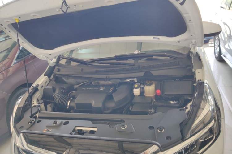 Used Buick GL8 2023 Land Executive Class Deluxe Model Engine Bay