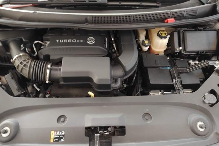 Used Buick GL8 2023 ES Lu Zun Comfort Model Engine Bay