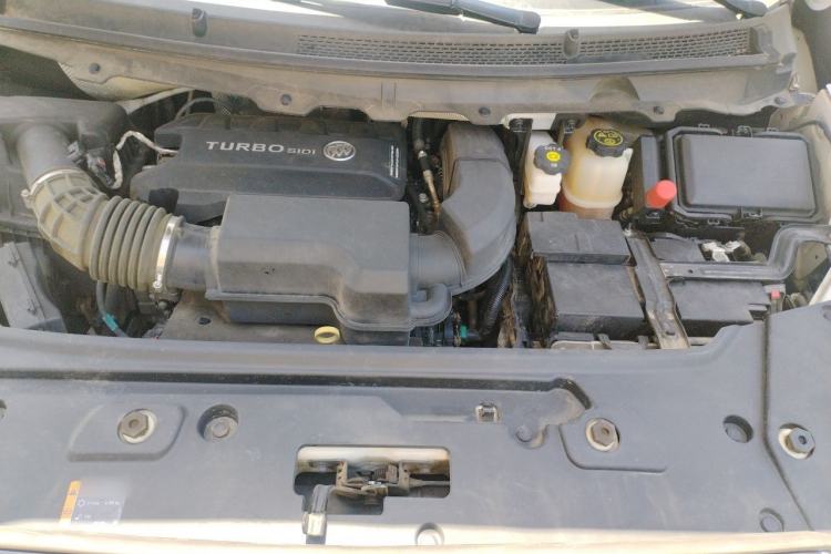 Used Buick GL8 2023 Facelifted Land Cruiser Executive Luxury Version Engine Bay
