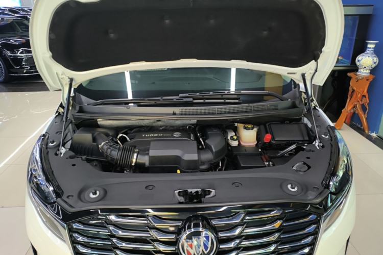 Used Buick GL8 2023 ES Lu Zun Comfort Model Engine Bay