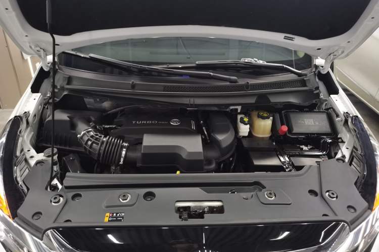 Used Buick GL8 2023 Facelifted Land Cruiser Executive Luxury Version Engine Bay