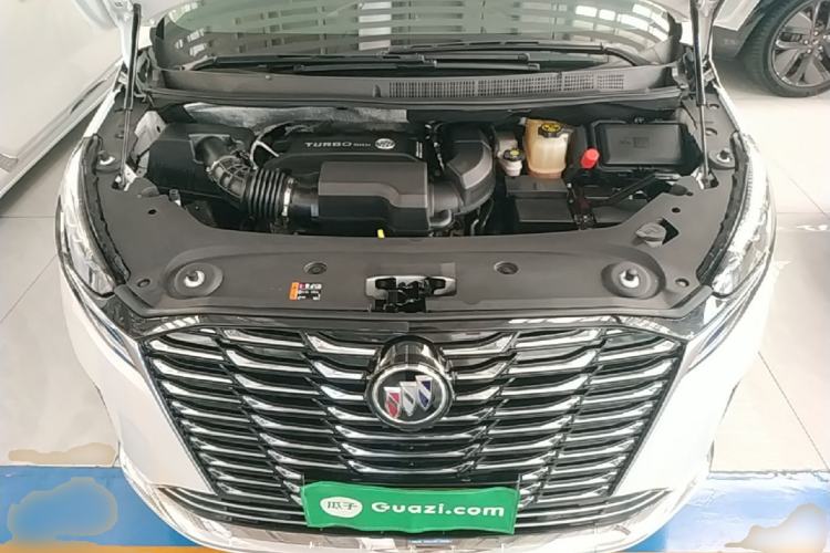 Used Buick GL8 2023 ES Lu Zun Deluxe Model Engine Bay