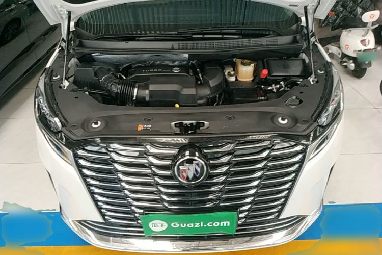 Used Buick GL8 2023 ES Lu Zun Deluxe Model Engine Bay