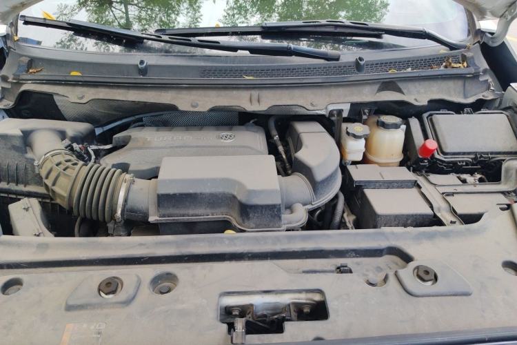 Used Buick GL8 2023 Facelifted Land Cruiser Executive Luxury Version Engine Bay