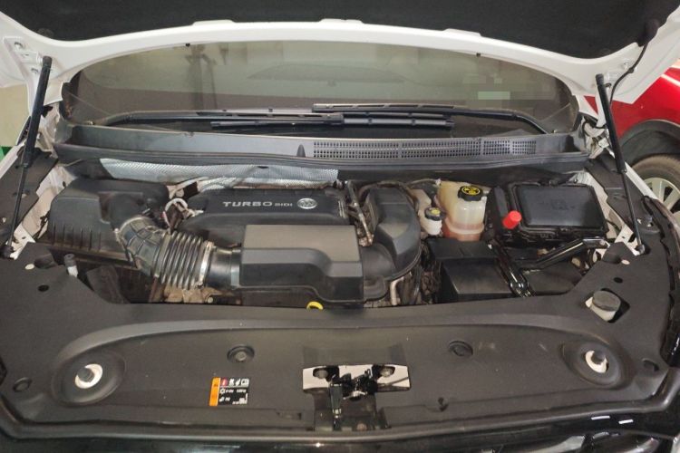 Used Buick GL8 2023 ES Lu Zun Comfort Model Engine Bay