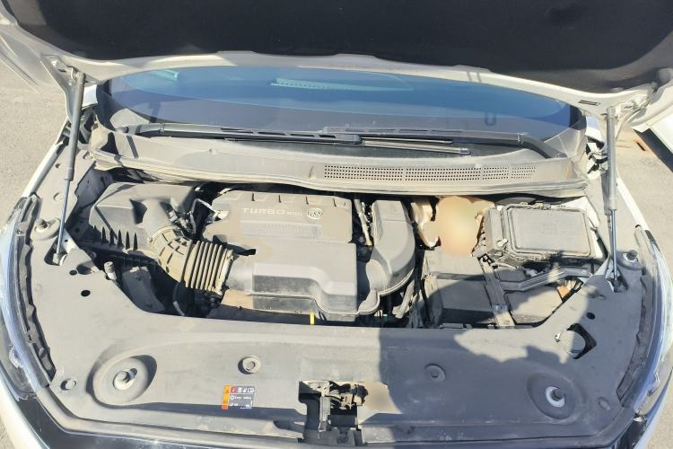 Used Buick GL8 2023 ES Lu Zun Deluxe Model Engine Bay
