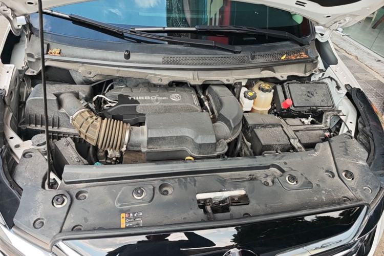 Used Buick GL8 2023 Land Executive Class Deluxe Model Engine Bay
