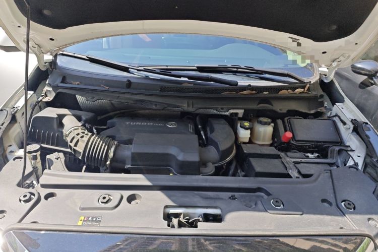 Used Buick GL8 2023 Facelifted Land Cruiser Executive Luxury Version Engine Bay