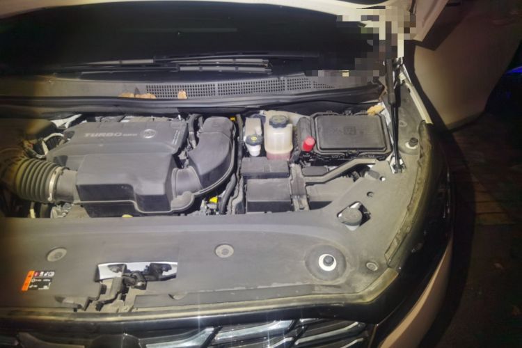Used Buick GL8 2023 ES Lu Zun Deluxe Model Engine Bay Left
