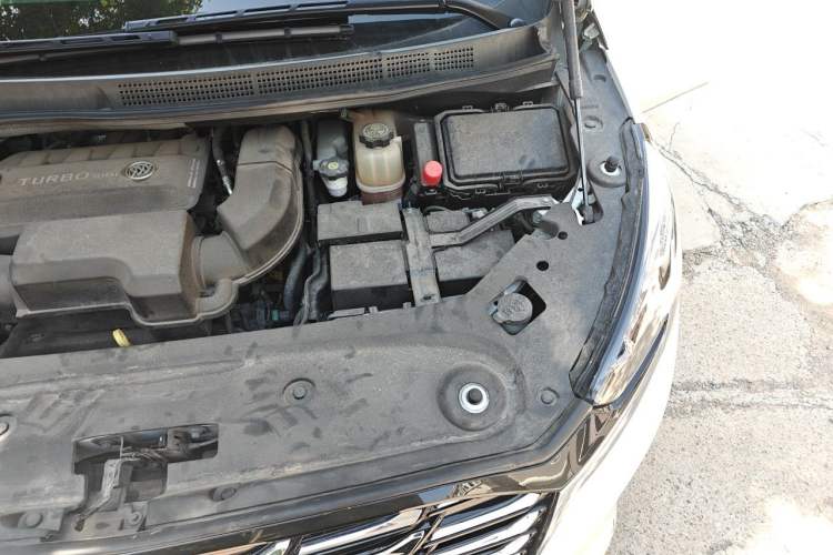 Used Buick GL8 2023 ES Lu Zun Comfort Model Engine Bay Left
