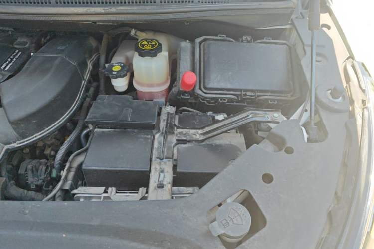 Used Buick GL8 2023 ES Lu Zun Deluxe and Yue Edition Engine Bay Left