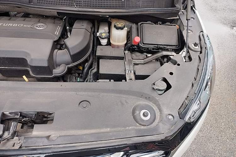 Used Buick GL8 2023 ES Lu Zun Comfort Model Engine Bay Left