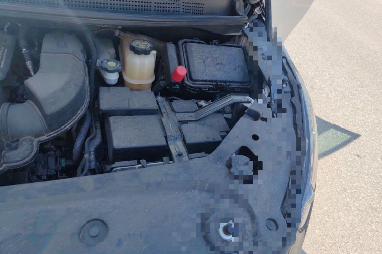 Used Buick GL8 2023 ES Lu Zun Luxury Model Engine Bay Left