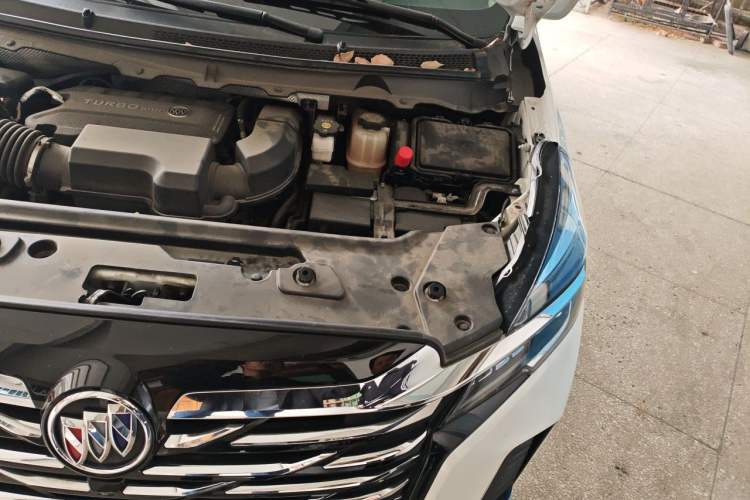 Used Buick GL8 2023 Facelifted Land Cruiser Executive Luxury Version Engine Bay Left