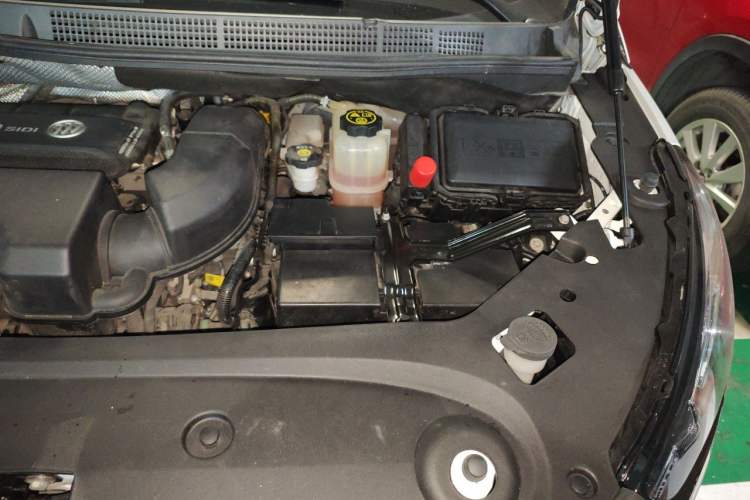 Used Buick GL8 2023 ES Lu Zun Comfort Model Engine Bay Left