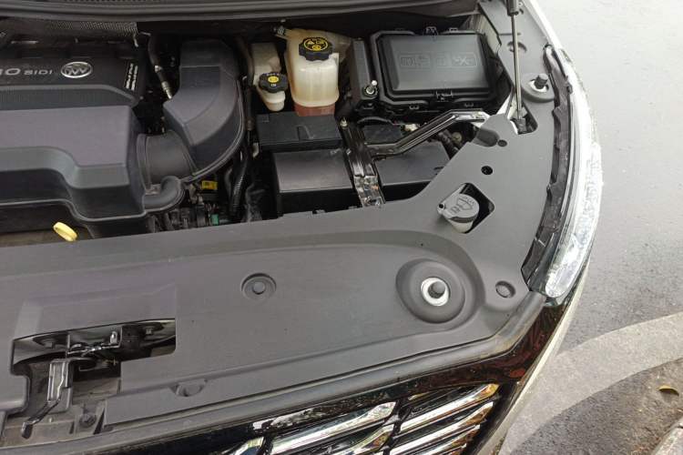Used Buick GL8 2023 ES Lu Zun Comfort Model Engine Bay Left