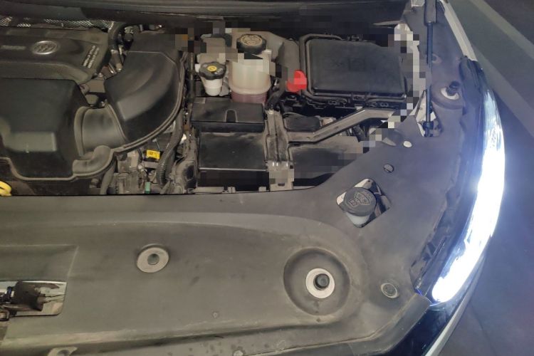 Used Buick GL8 2023 ES Lu Zun Comfort Model Engine Bay Left