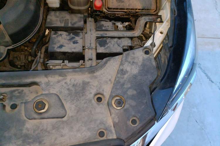 Used Buick GL8 2023 Land Executive Class 652T Luxury Model Engine Bay Left