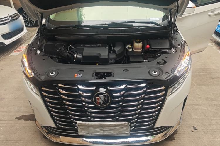 Used Buick GL8 2023 ES Lu Zun Deluxe Model Engine Bay