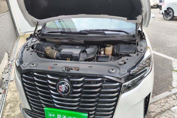 Used Buick GL8 2023 ES Lu Zun Deluxe Model Engine Bay