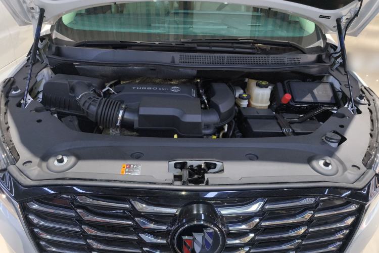 Used Buick GL8 2023 ES Lu Zun Deluxe Model Engine Bay