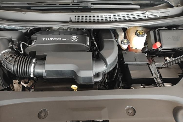 Used Buick GL8 2023 ES Lu Zun Deluxe Model Engine Bay