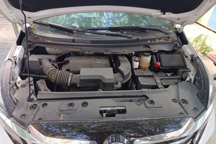 Used Buick GL8 2023 Facelifted Land Cruiser Executive Luxury Version Engine Bay