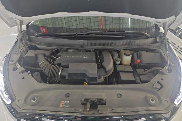 Used Buick GL8 2023 ES Lu Zun Comfort Model Engine Bay