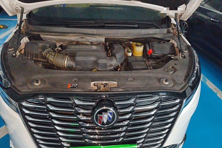 Used Buick GL8 2023 ES Lu Zun Deluxe Model Engine Bay