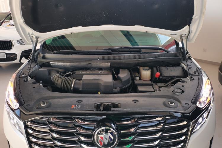 Used Buick GL8 2023 ES Lu Zun Deluxe Model Engine Bay