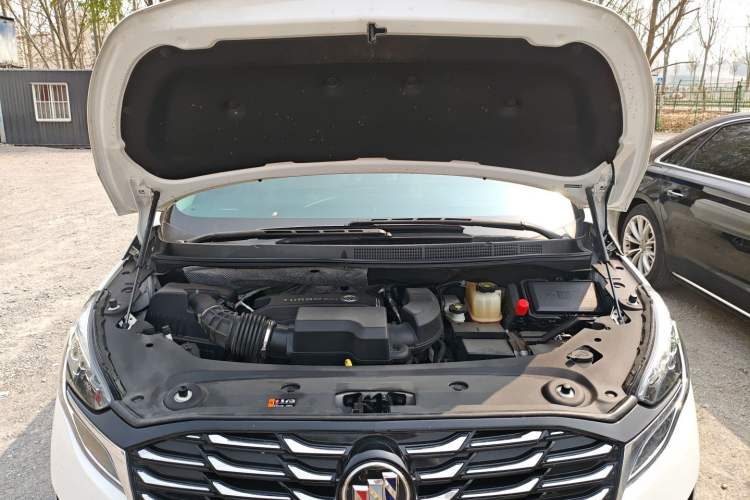 Used Buick GL8 2023 ES Lu Zun Luxury Model Engine Bay