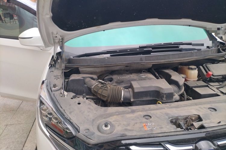 Used Buick GL8 2023 ES Lu Zun Deluxe and Yue Edition Engine Bay Right